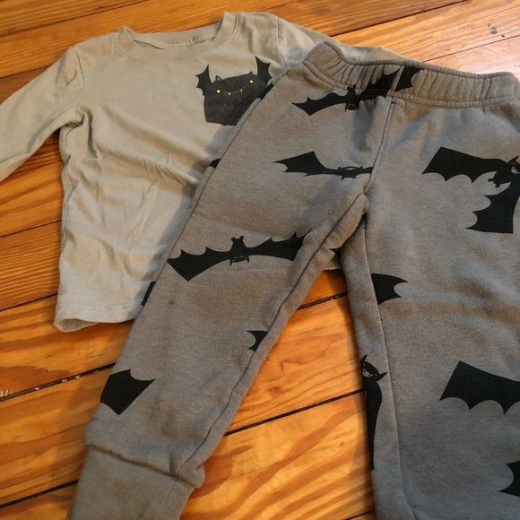 Bat set - Picture 1 of 2